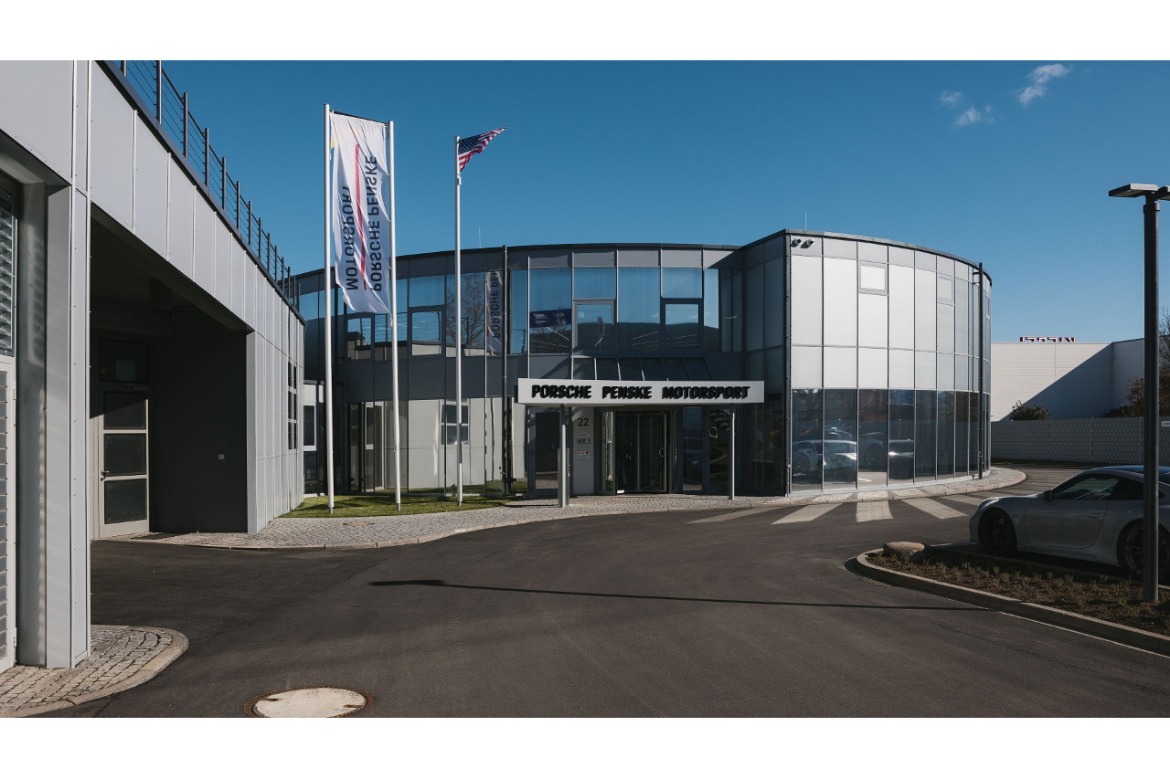WECハイパーカーで初勝利を挙げたポルシェ・ペンスキー・モータースポーツの最新ファクトリーが公開。ロビーには往年の名車も揃い踏み