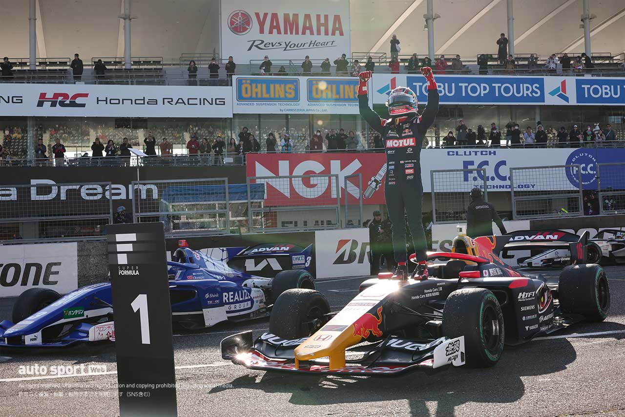 圧巻のスタートダッシュで野尻智紀が開幕戦勝利、山下健太、山本尚貴が久々の表彰台【第1戦鈴鹿決勝】