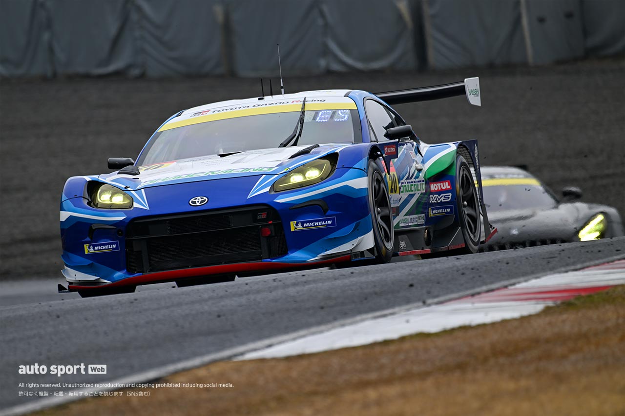 スーパーGT岡山公式テストの2日目午前は曇りからウエットへ。au TOM'S GR Supraがまたも最速に