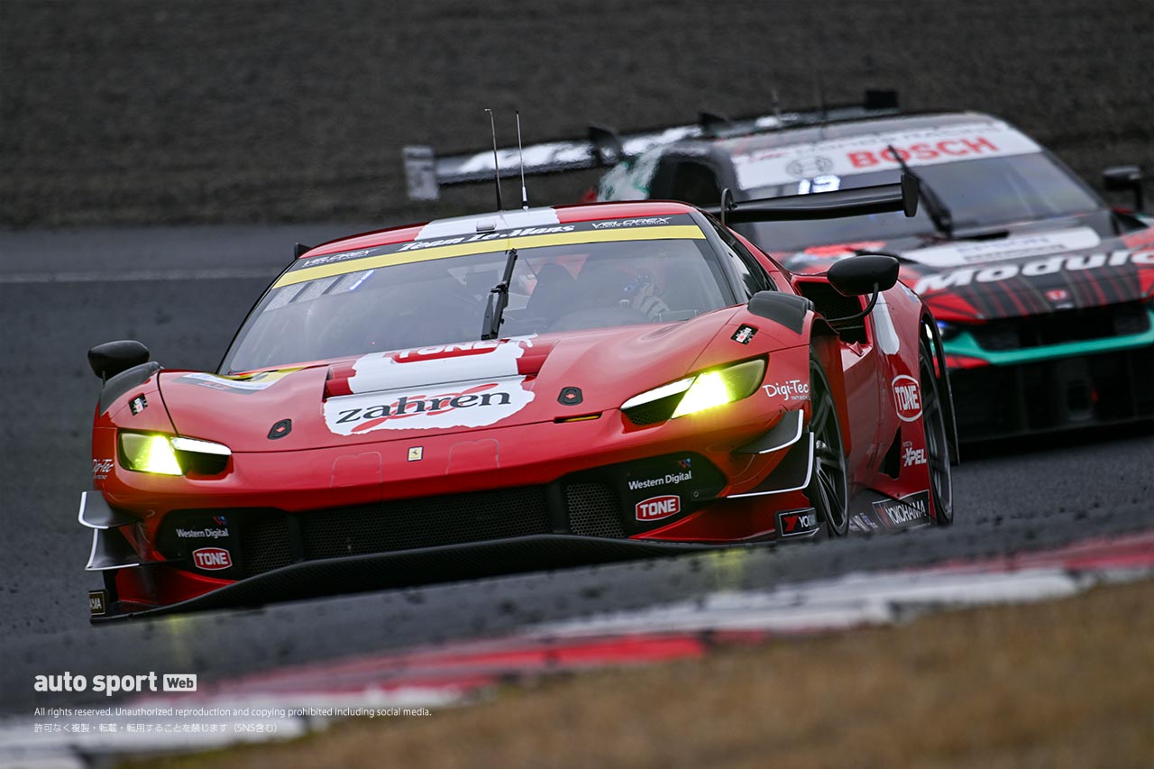 スーパーGT岡山公式テストの2日目午前は曇りからウエットへ。au TOM'S GR Supraがまたも最速に