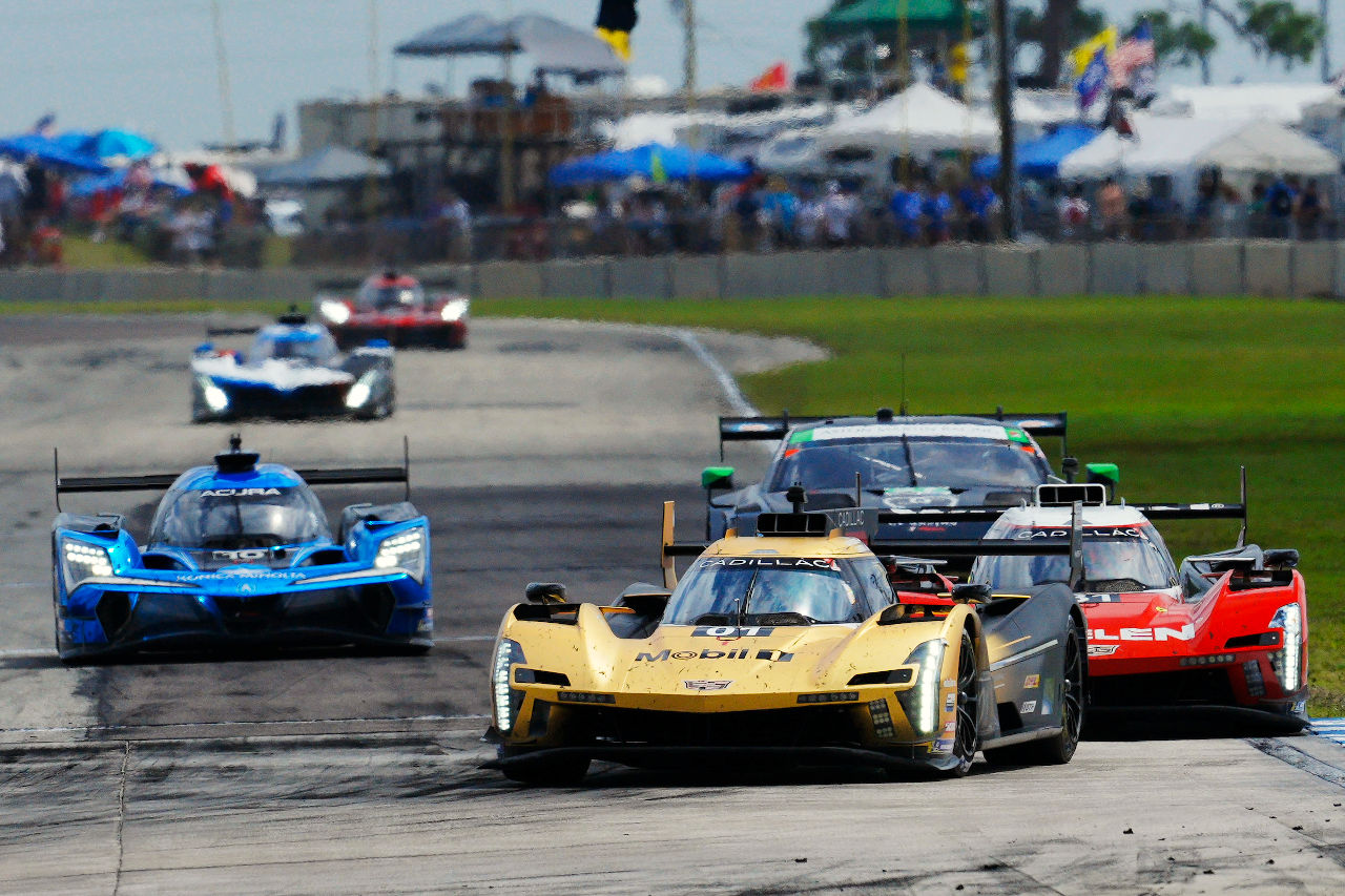 好バトルの末、WTRアンドレッティ・アキュラが逆転優勝。黄金レクサスはGTDプロを制す／セブリング12時間
