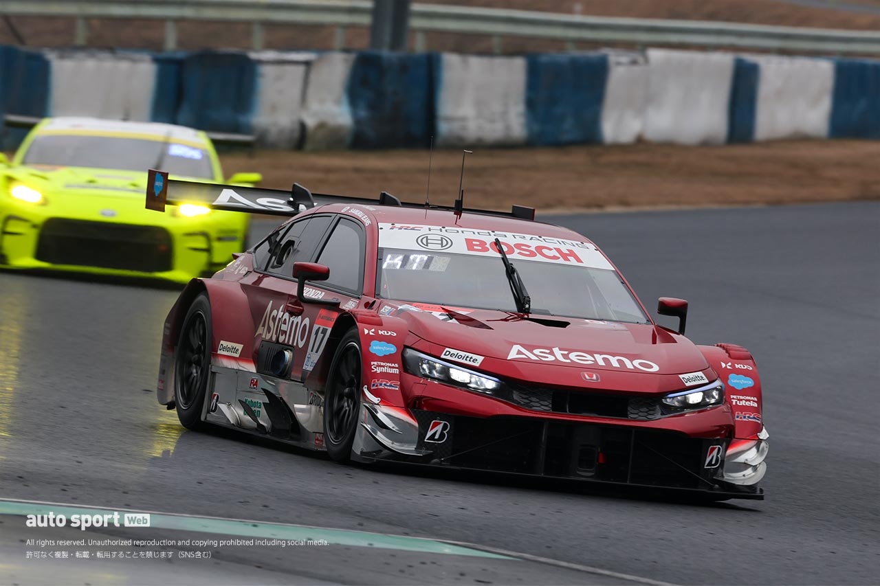 ウエットとなったスーパーGT岡山公式テストのセッション4はリアライズZがトップタイム