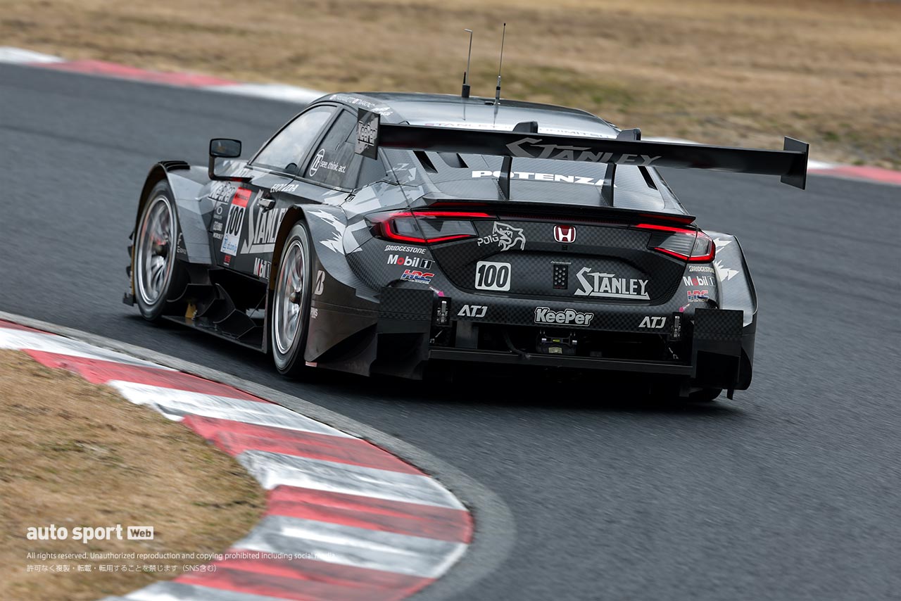 急遽STANLEY CIVICをドライブした岩佐歩夢。初GT500の感想は「想像よりもハコ車」