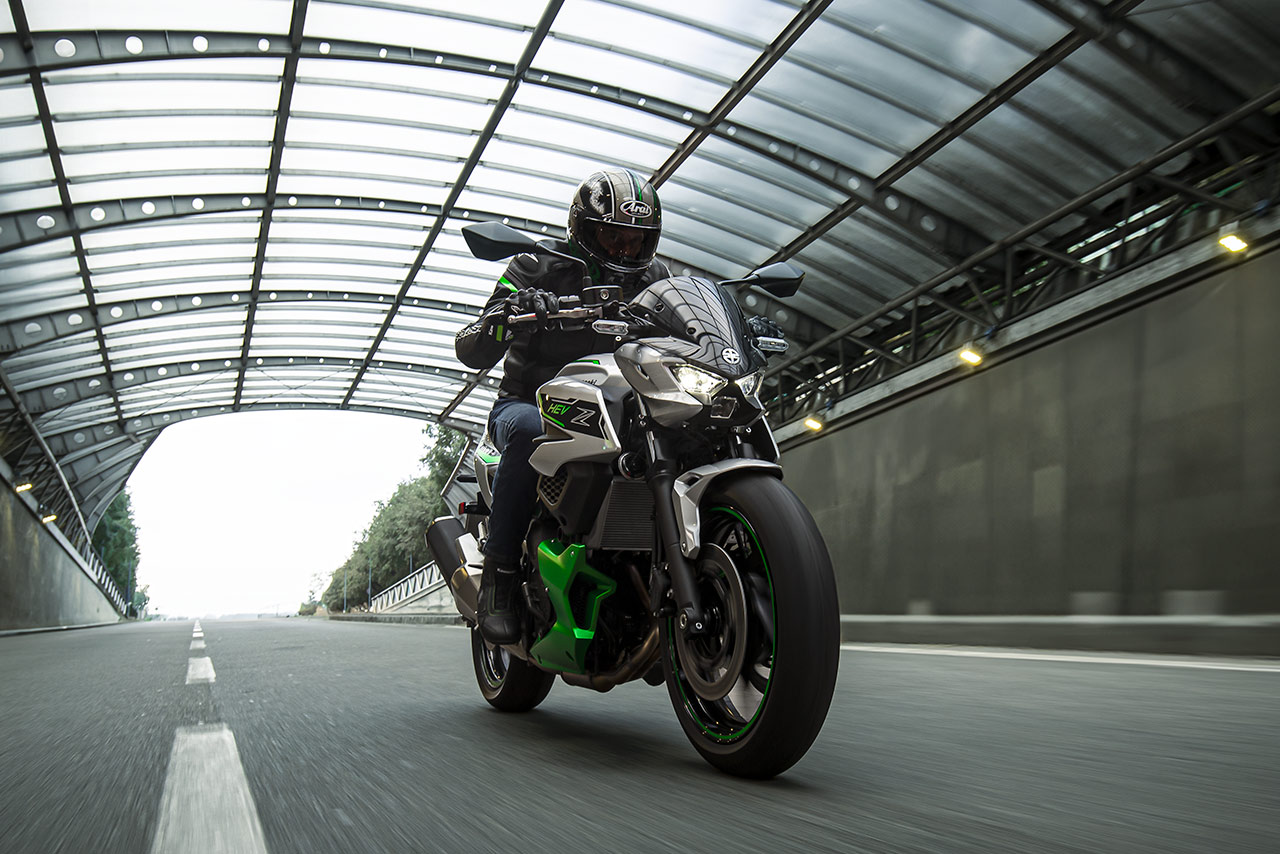 カワサキ、ストロングハイブリッドモーターサイクル『Z7 Hybrid』を6月15日から発売