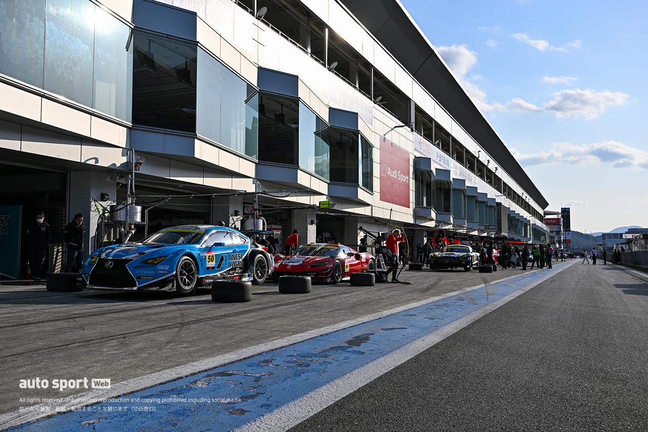 恒例の全車整列写真撮影も。2024スーパーGT富士公式テスト　3月22日　搬入日の様子