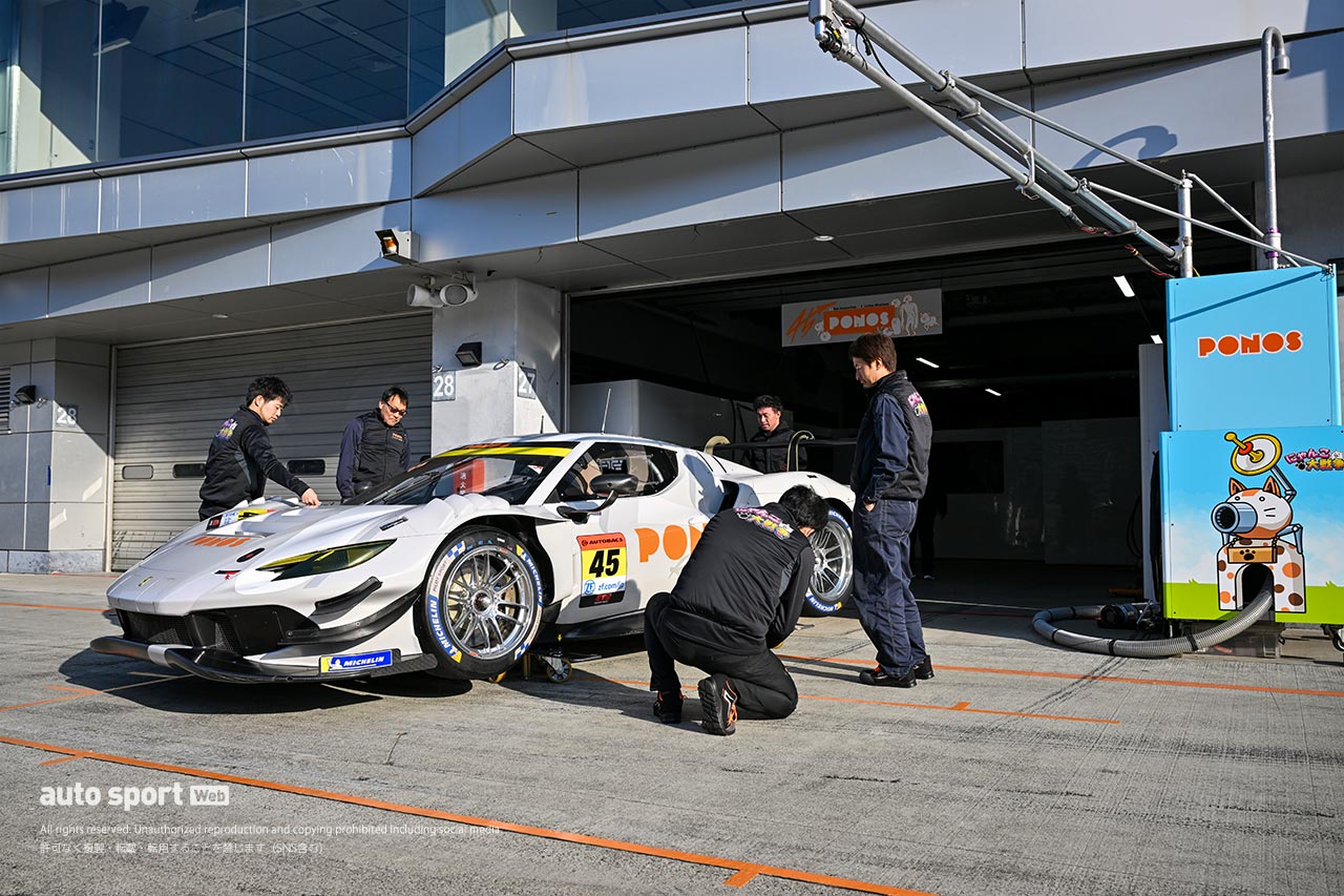 恒例の全車整列写真撮影も。2024スーパーGT富士公式テスト　3月22日　搬入日の様子