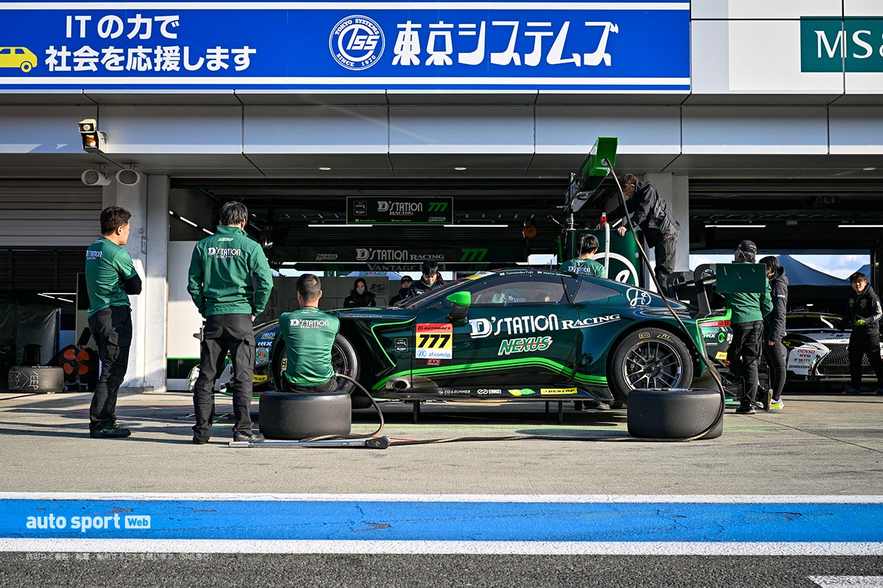 恒例の全車整列写真撮影も。2024スーパーGT富士公式テスト　3月22日　搬入日の様子