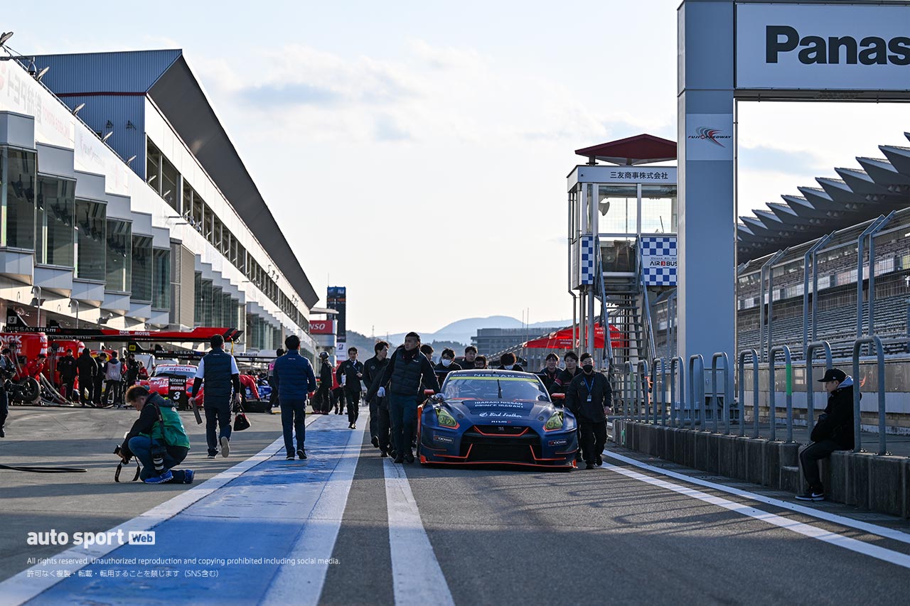 恒例の全車整列写真撮影も。2024スーパーGT富士公式テスト　3月22日　搬入日の様子