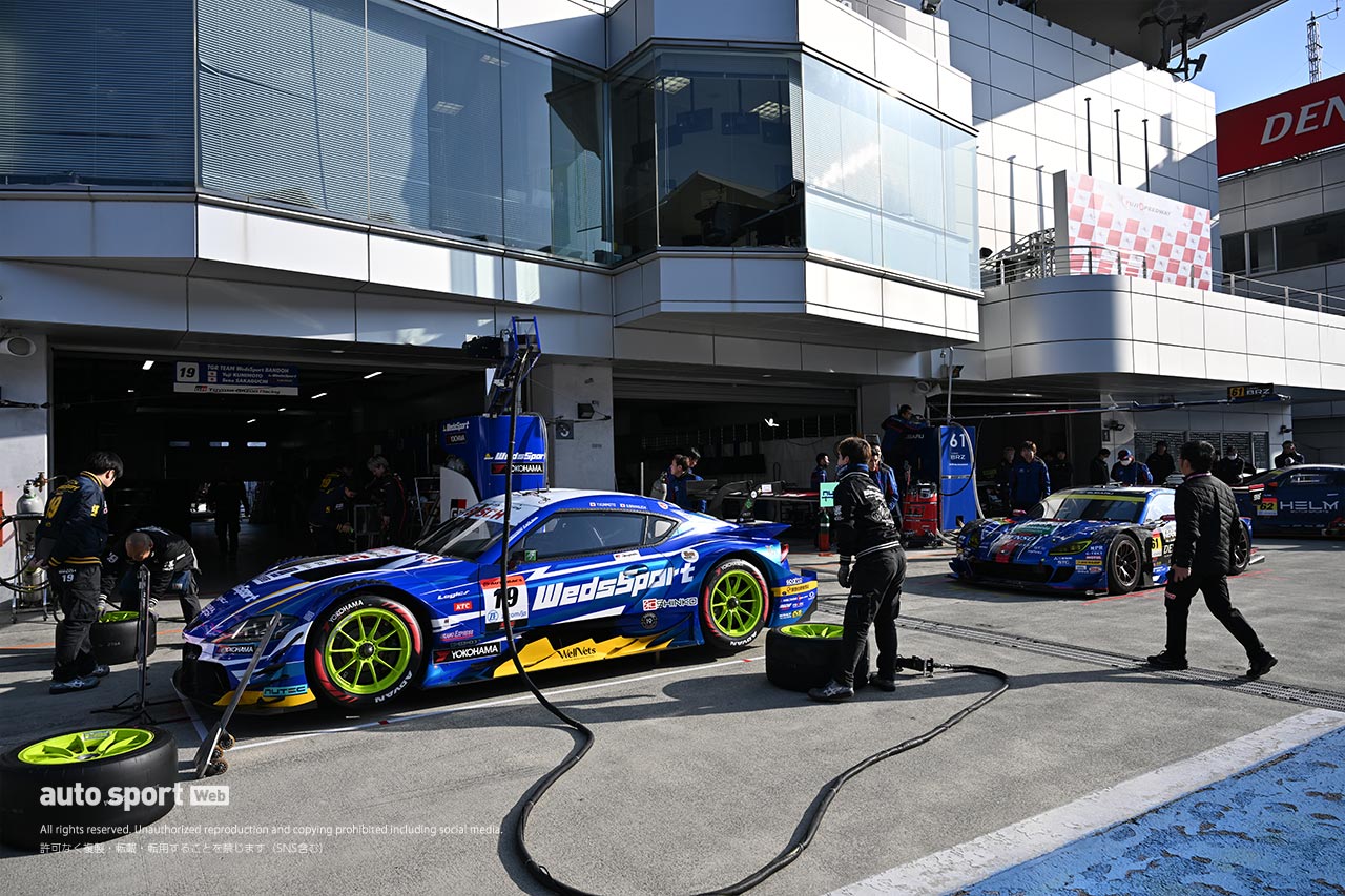 恒例の全車整列写真撮影も。2024スーパーGT富士公式テスト　3月22日　搬入日の様子