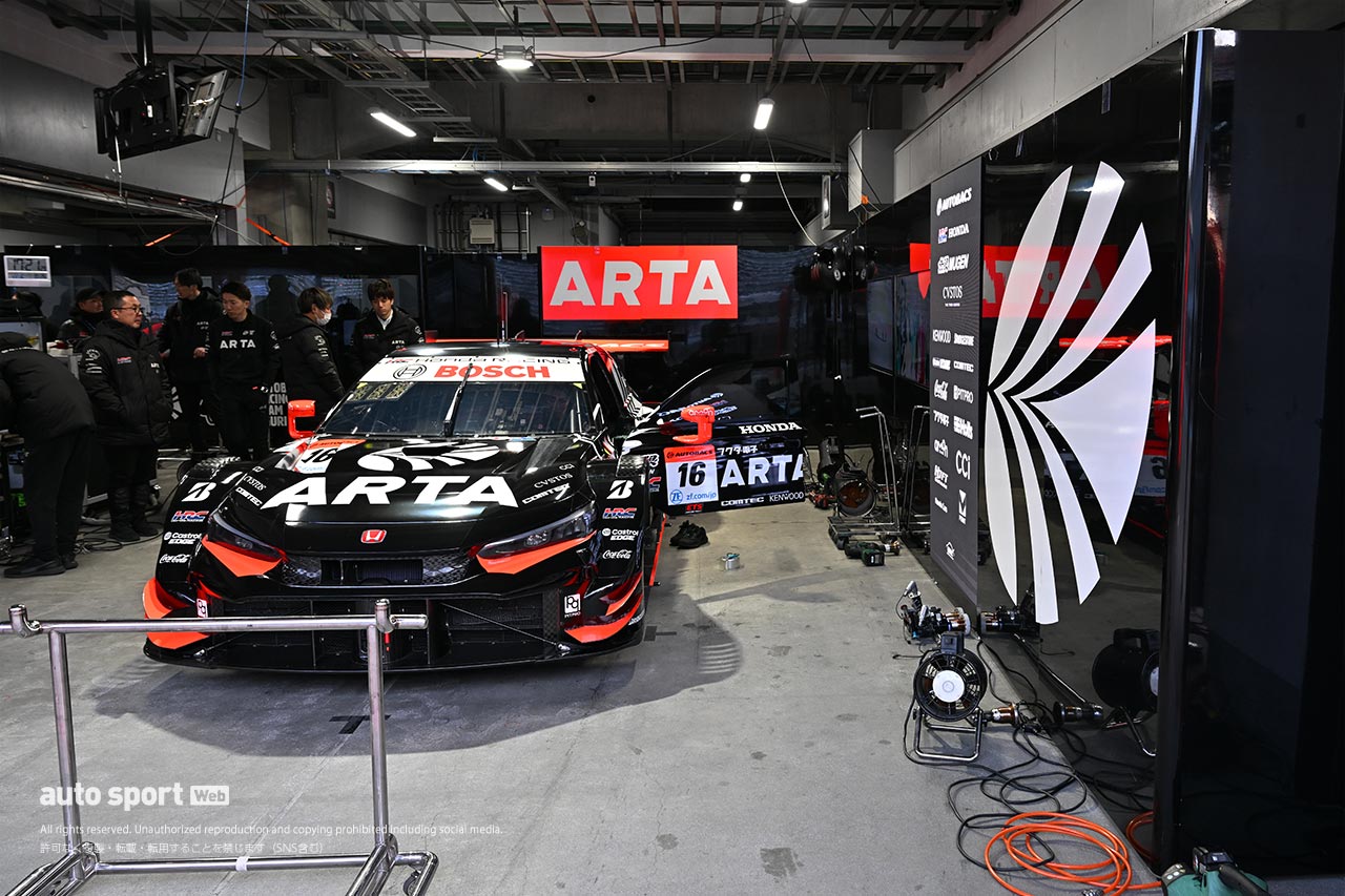 恒例の全車整列写真撮影も。2024スーパーGT富士公式テスト　3月22日　搬入日の様子