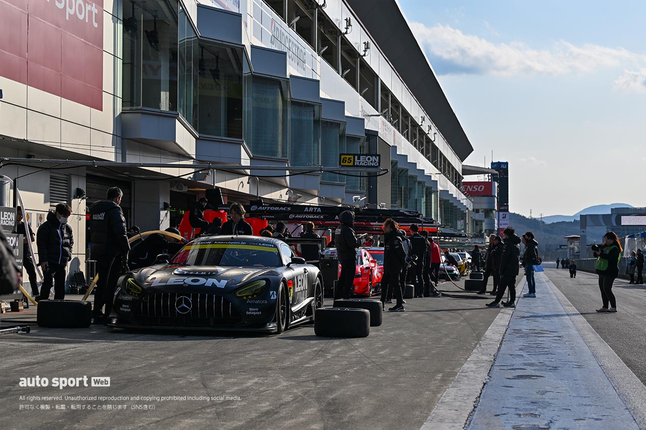 恒例の全車整列写真撮影も。2024スーパーGT富士公式テスト　3月22日　搬入日の様子