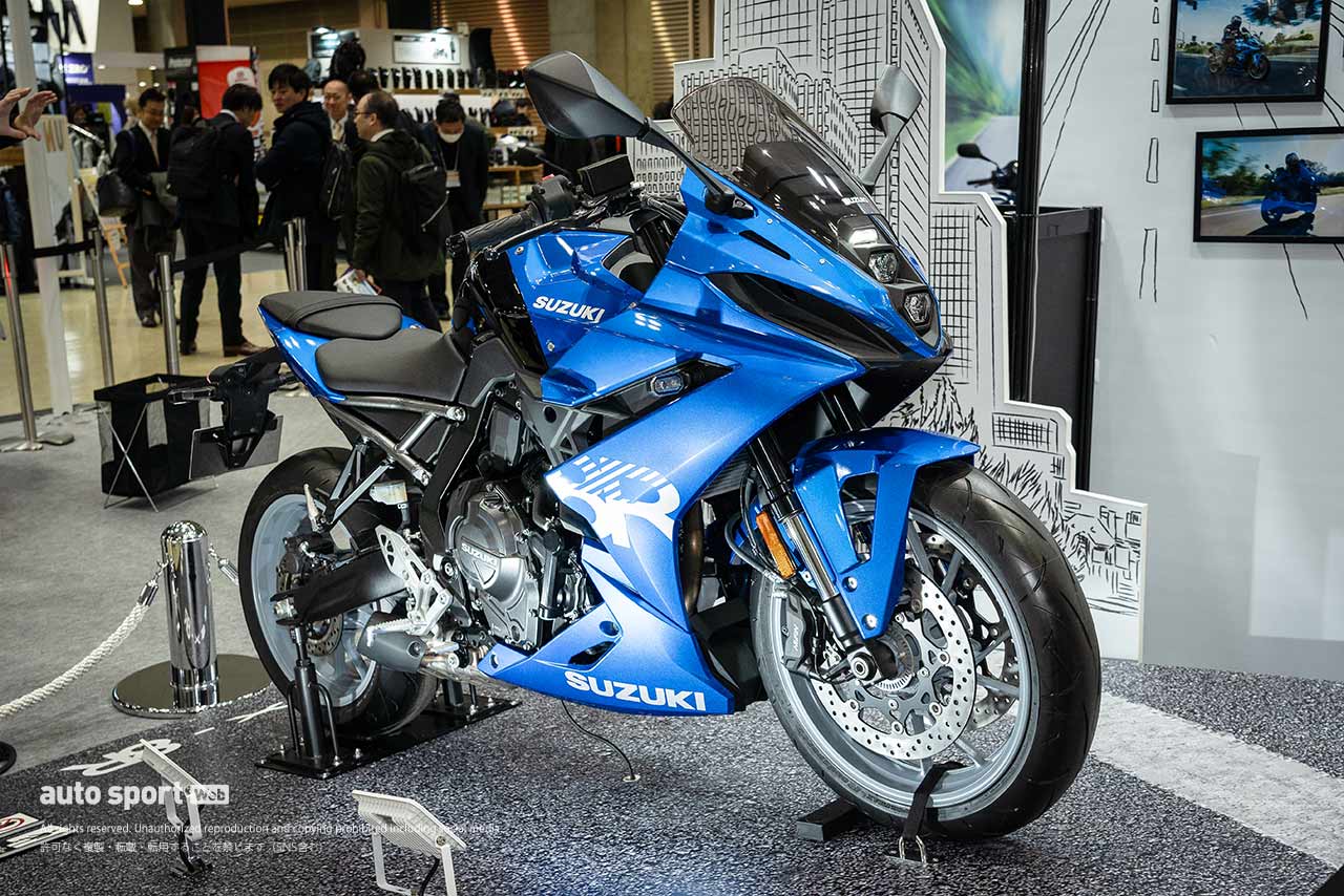 スズキ：レース復帰で話題。市販車の注目は大型二輪『GSX-S1000GX』や『GSX-8R』／東京モーターサイクルショー