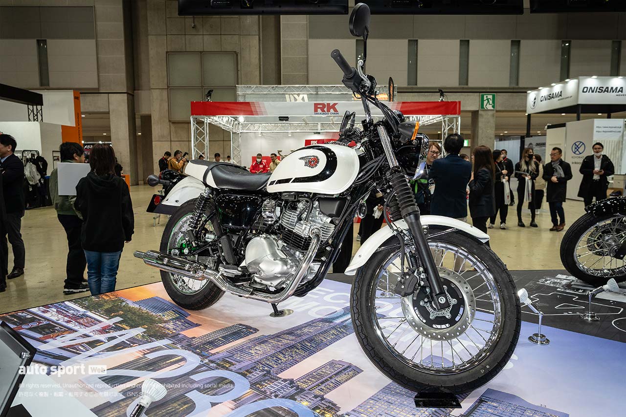 カワサキ：昭和レトロ系から最先端のハイブリッド技術を搭載したモデルまで幅広く披露／東京モーターサイクルショー