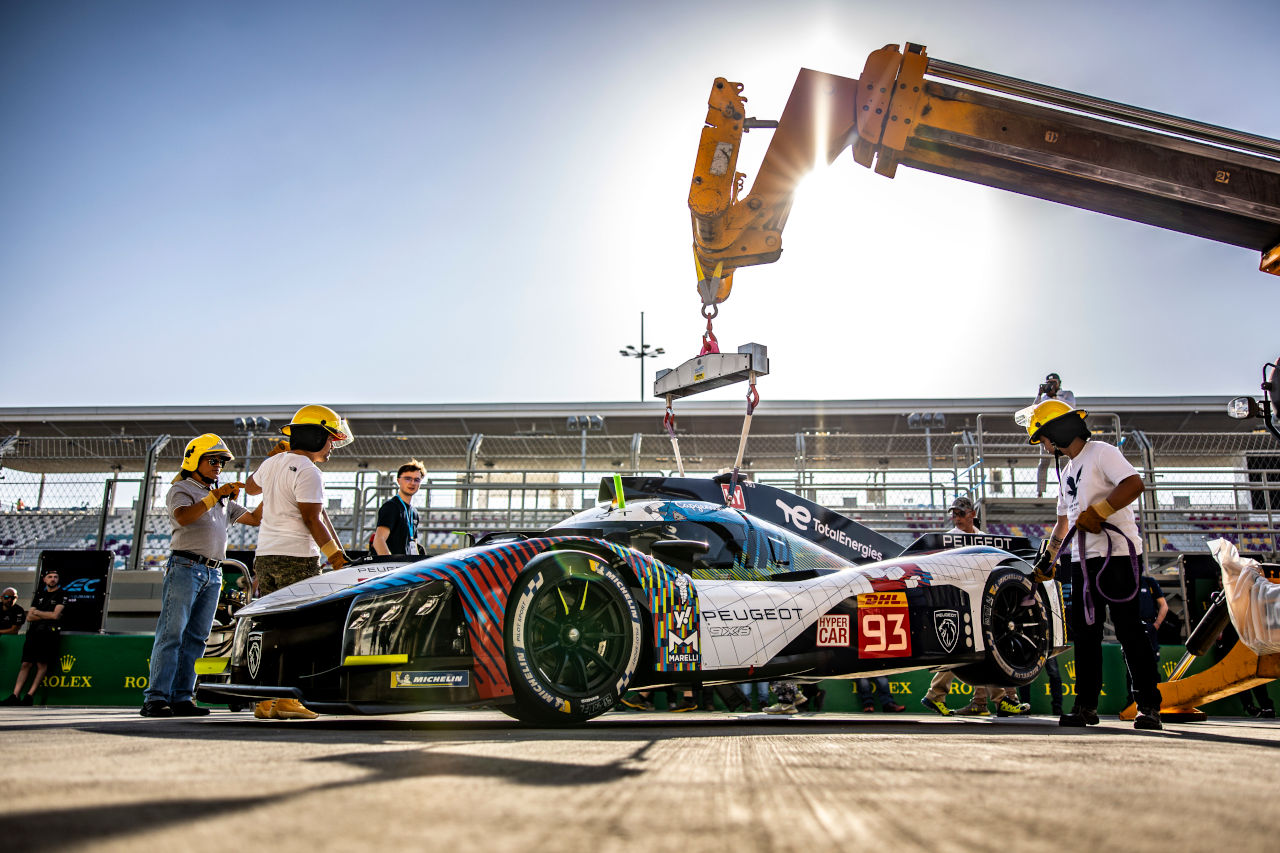 ウイング以外は一見同じに見える改良型『プジョー9X8』、実はカウル形状の90％以上が変化。重量配分の変更は信頼性向上に貢献