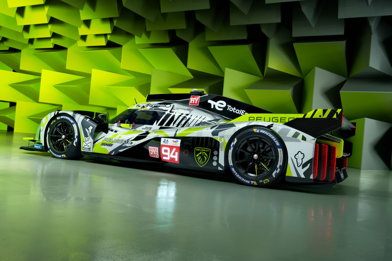 ウイング以外は一見同じに見える改良型『プジョー9X8』、実はカウル形状の90％以上が変化。重量配分の変更は信頼性向上に貢献