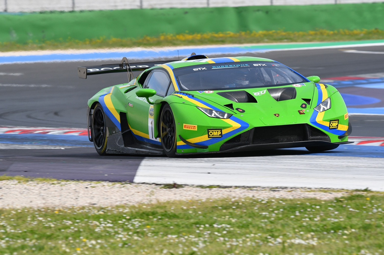 VSRがGTWCアジア参戦体制を発表。1台はAmiとNijikoの女性オーナー率いる『ANR』とのコラボに