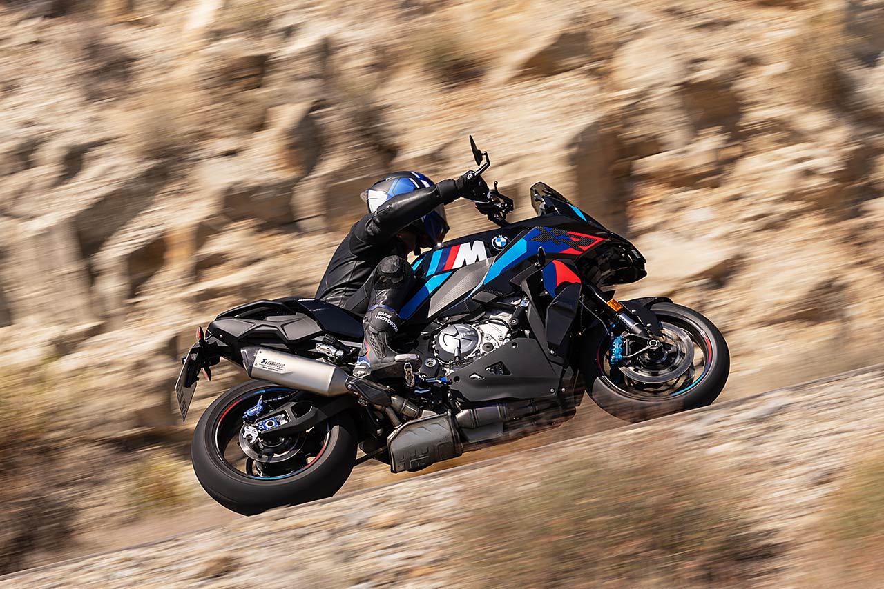 BMWモトラッド、究極のクロスオーバー『新型M 1000XR』『新型S 1000 XR』を5月24日に発売
