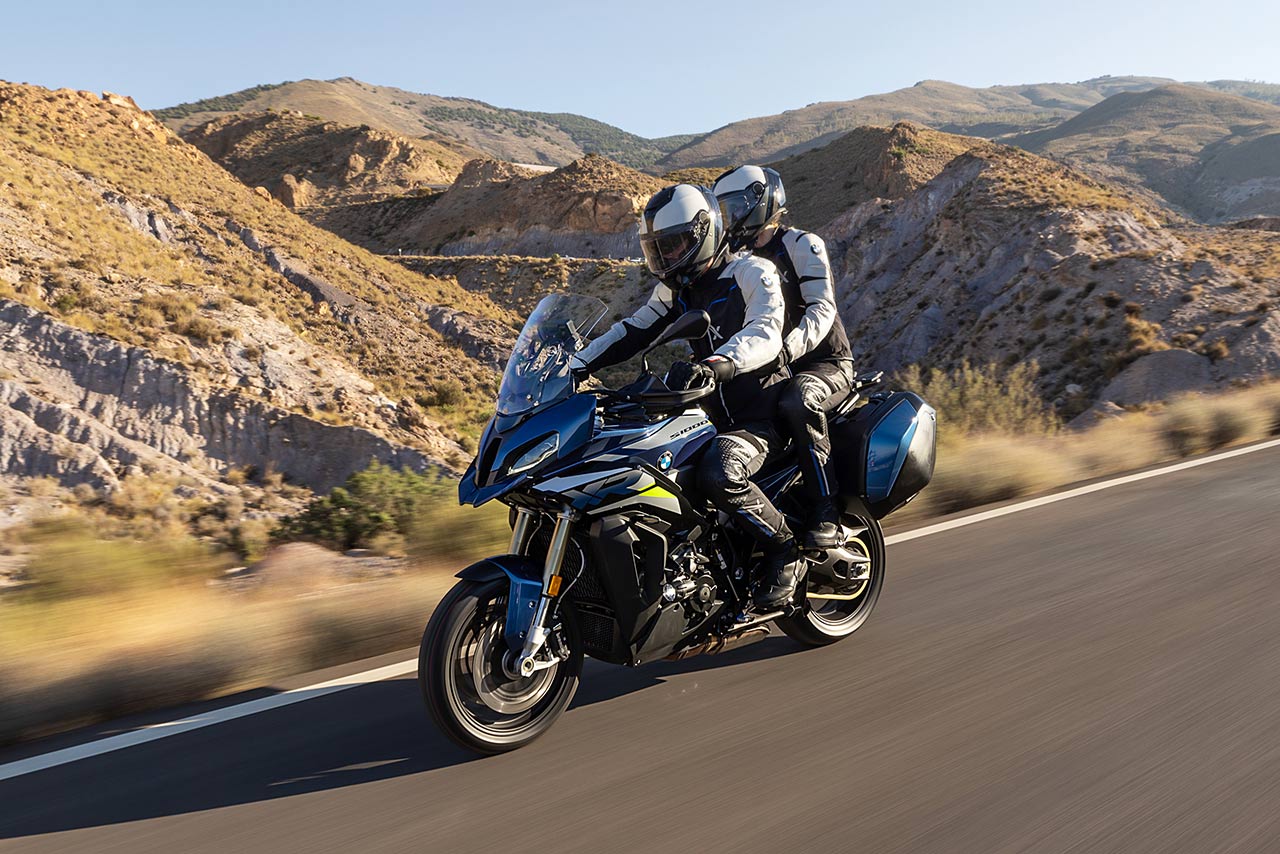 BMWモトラッド、究極のクロスオーバー『新型M 1000XR』『新型S 1000 XR』を5月24日に発売