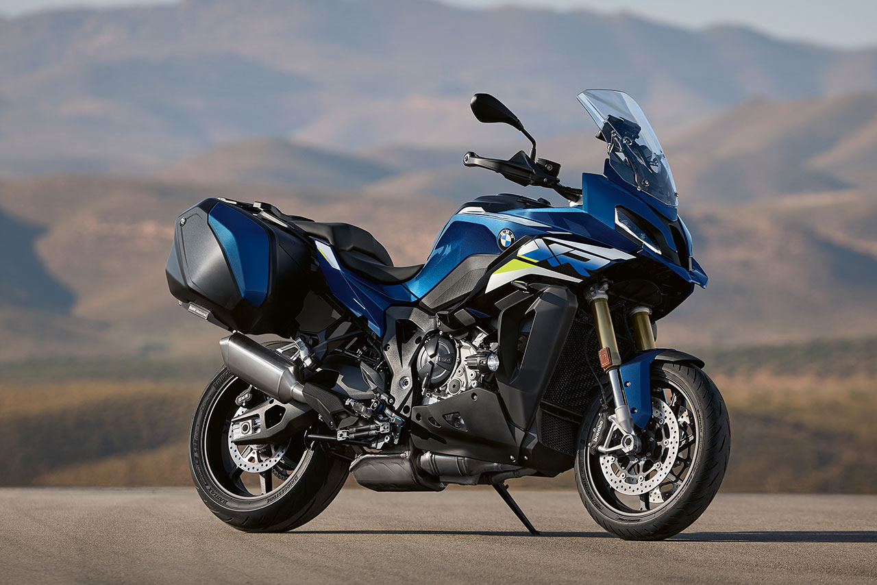 BMWモトラッド、究極のクロスオーバー『新型M 1000XR』『新型S 1000 XR』を5月24日に発売