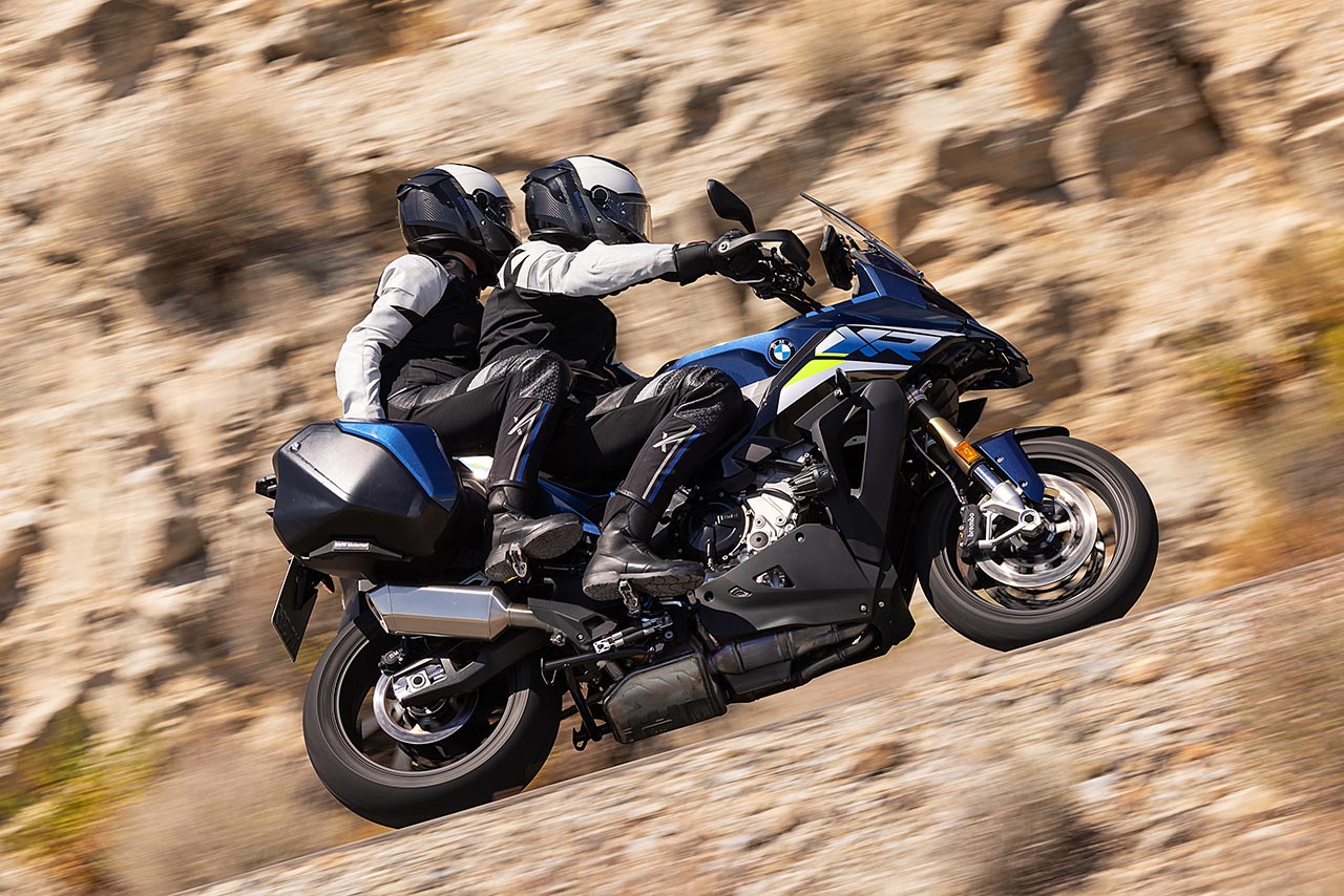 BMWモトラッド、究極のクロスオーバー『新型M 1000XR』『新型S 1000 XR』を5月24日に発売