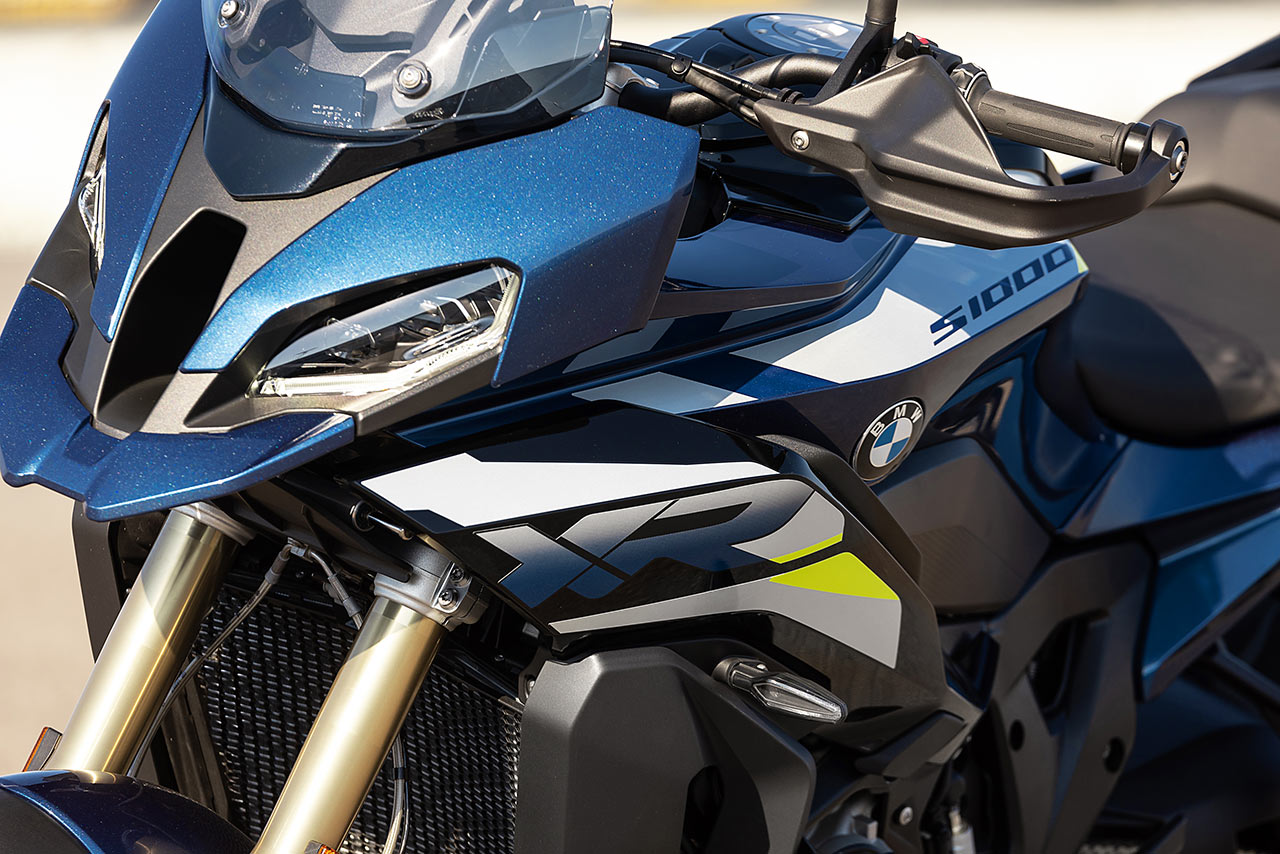 BMWモトラッド、究極のクロスオーバー『新型M 1000XR』『新型S 1000 XR』を5月24日に発売