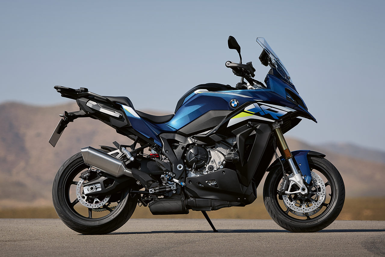 BMWモトラッド、究極のクロスオーバー『新型M 1000XR』『新型S 1000 XR』を5月24日に発売