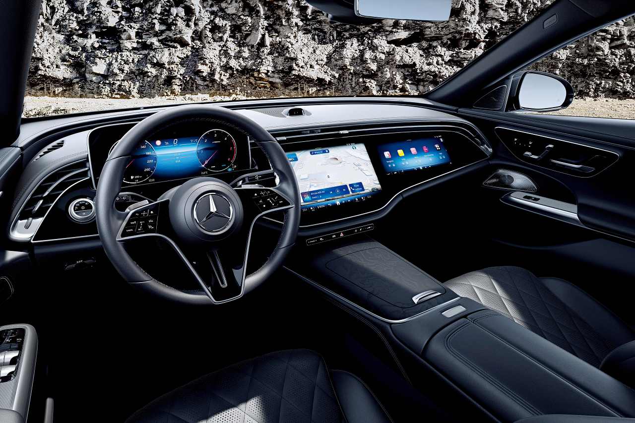 メルセデス・ベンツ、SUVとワゴンの機能性を融合した『E220d 4MATICオールテレイン』を追加設定