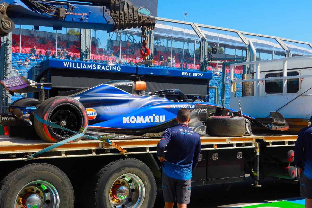 2024年F1第3戦オーストラリアGPフリー走行1回目でクラッシュしたアレクサンダー・アルボン（ウイリアムズ）