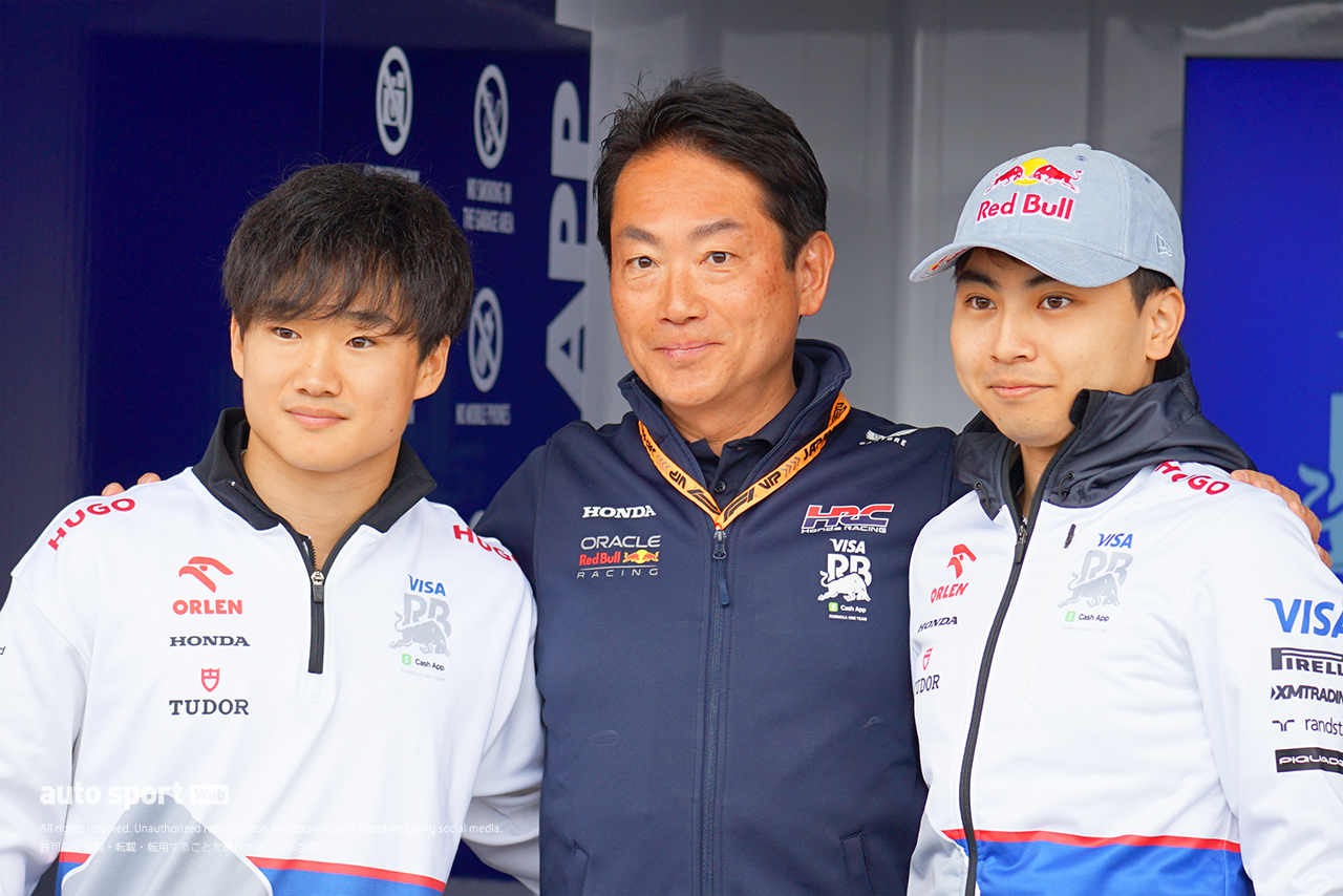 角田裕毅（RB）、HRC渡辺康治社長、岩佐歩夢（RB）