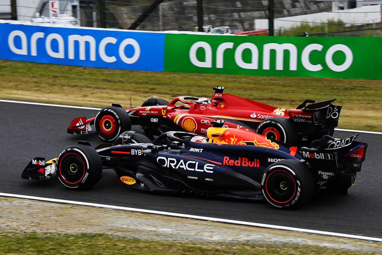 マックス・フェルスタッペン（レッドブル）とシャルル・ルクレール（フェラーリ）