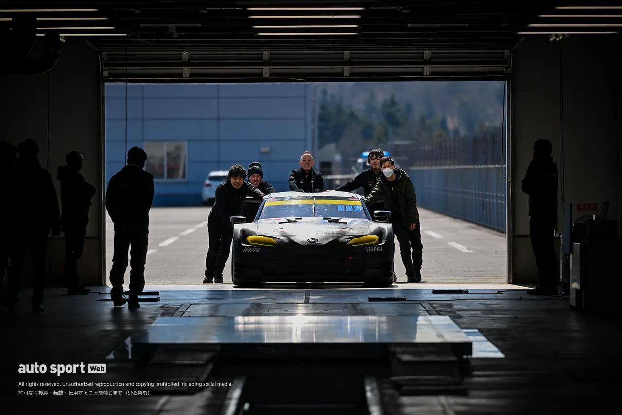 【2024年スーパーGTをイチから学ぶ／GT300編】スーパーカーにレクサス、BRZなど豊富な車種が争う混沌。新予選方式でますます予測困難に