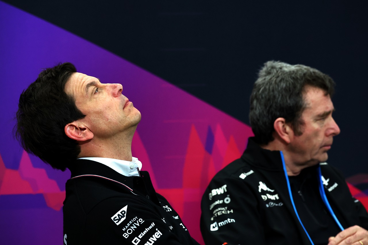 トト・ウォルフ（メルセデスF1チーム代表）とブルーノ・ファミン（アルピーヌF1代表）