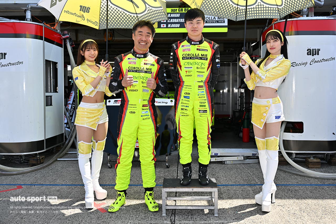 全部見せます。2024年スーパーGTドライバーたちのレーシングスーツ姿＆レースアンバサダー（1）