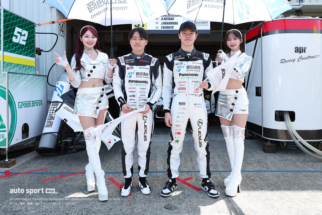 全部見せます。2024年スーパーGTドライバーたちのレーシングスーツ姿＆レースアンバサダー（1）