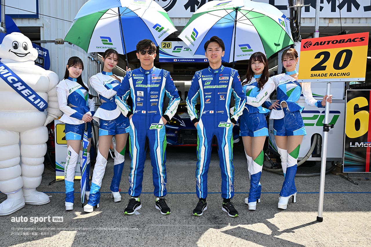 全部見せます。2024年スーパーGTドライバーたちのレーシングスーツ姿＆レースアンバサダー（1）