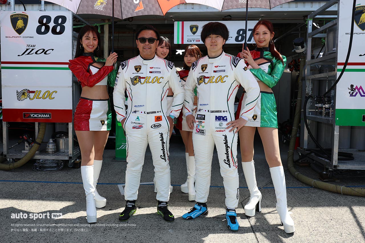 全部見せます。2024年スーパーGTドライバーたちのレーシングスーツ姿＆レースアンバサダー（2）