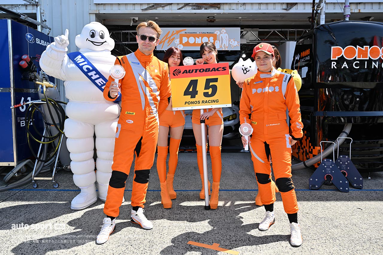 全部見せます。2024年スーパーGTドライバーたちのレーシングスーツ姿＆レースアンバサダー（2）