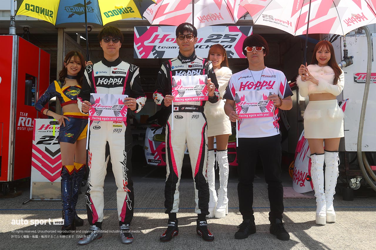 全部見せます。2024年スーパーGTドライバーたちのレーシングスーツ姿＆レースアンバサダー（3）