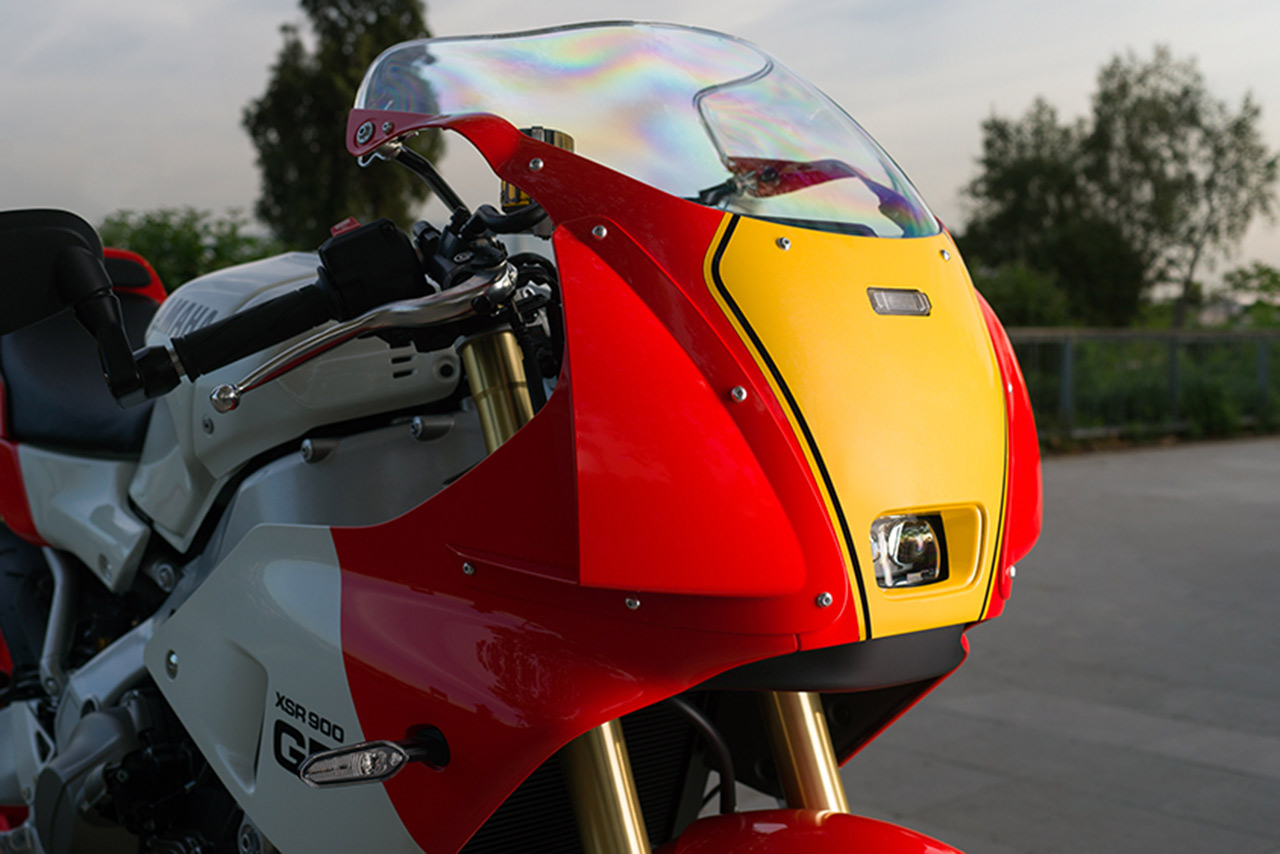 ヤマハ、1980年代のGPマシンをオマージュした『XSR900 GP』を5月20日に発売。価格は143万円