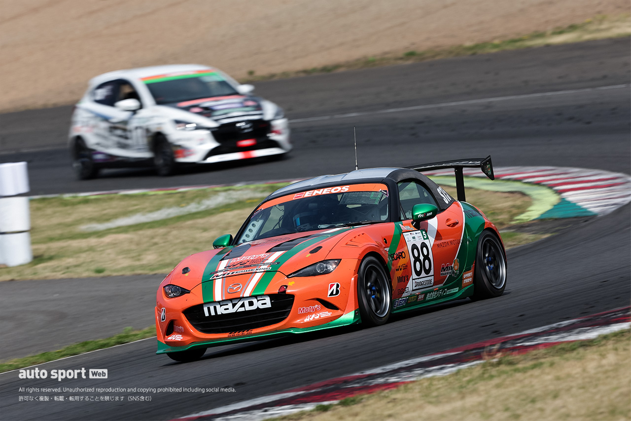 村上モータースMAZDAロードスター（村上博幸／岡本大地／吉田綜一郎／植村真一）