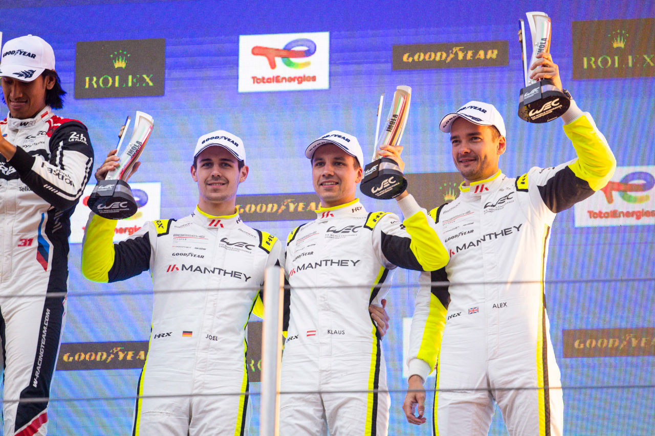 ベテランドライバーの経験を信じたWRTとリスクを避けたマンタイ。雨中のタイヤ選択がLMGT3上位の明暗分ける／WEC第2戦イモラ