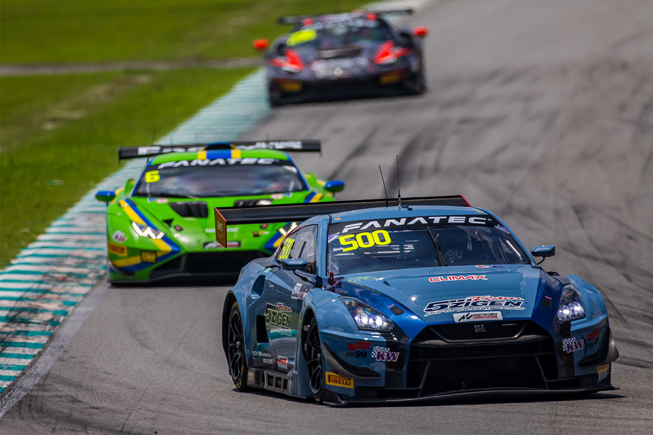 TEAM 5ZIGENの500号車ニッサンGT-RニスモGT3（HIROBON／金丸ユウ）