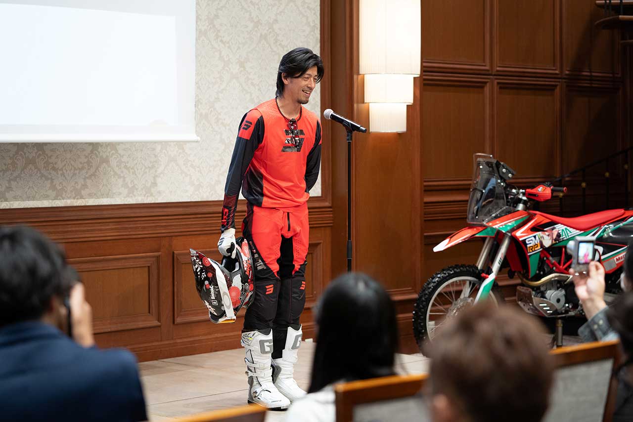 藤原慎也、2026年にダカールラリー挑戦へ「自分史上最大のプロジェクト。果てしない過酷な道を走破したい」
