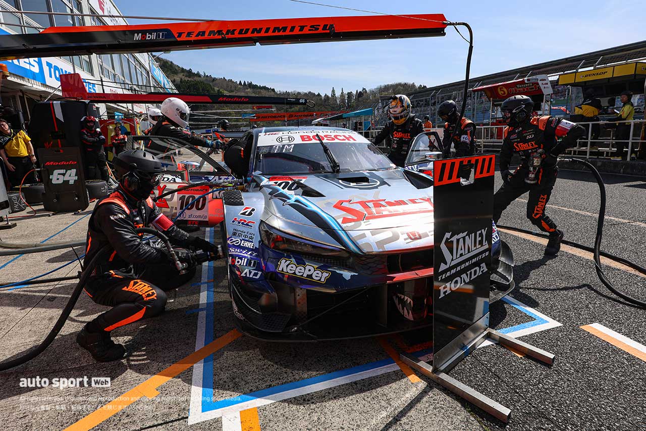 STANLEY CIVIC TYPE R-GTのピットストップ