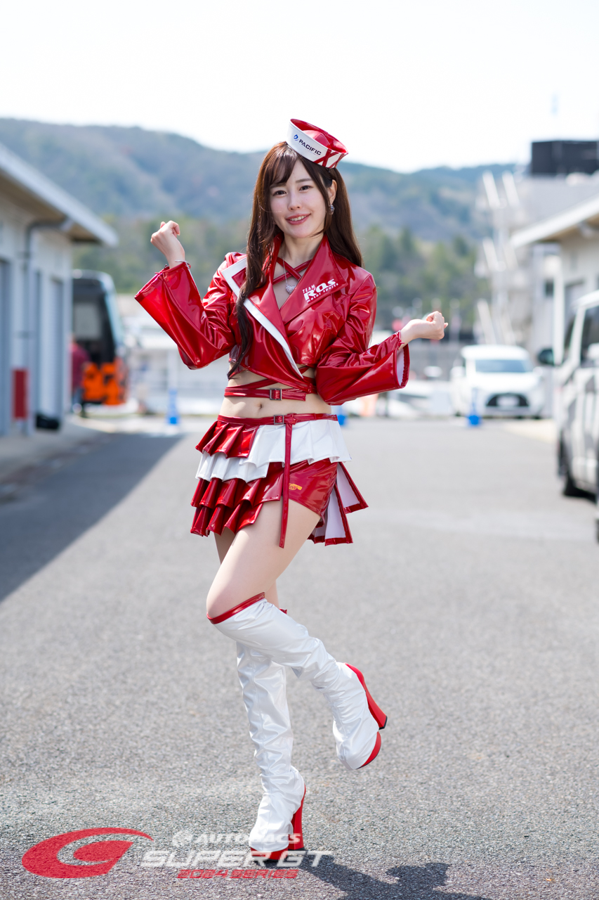 平野 由佳／R'Qs ATTENDANT