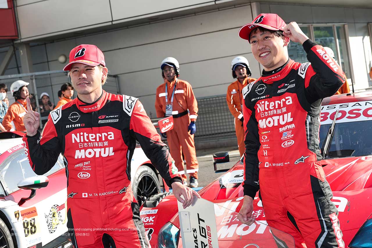 2024スーパーGT第2戦富士　GT500クラスを制した高星明誠と三宅淳詞（Niterra MOTUL Z）