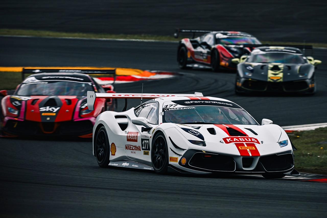 レーシングドライバー前澤友作、フェラーリ・チャレンジのデビュー戦でクラス優勝＆3位の活躍