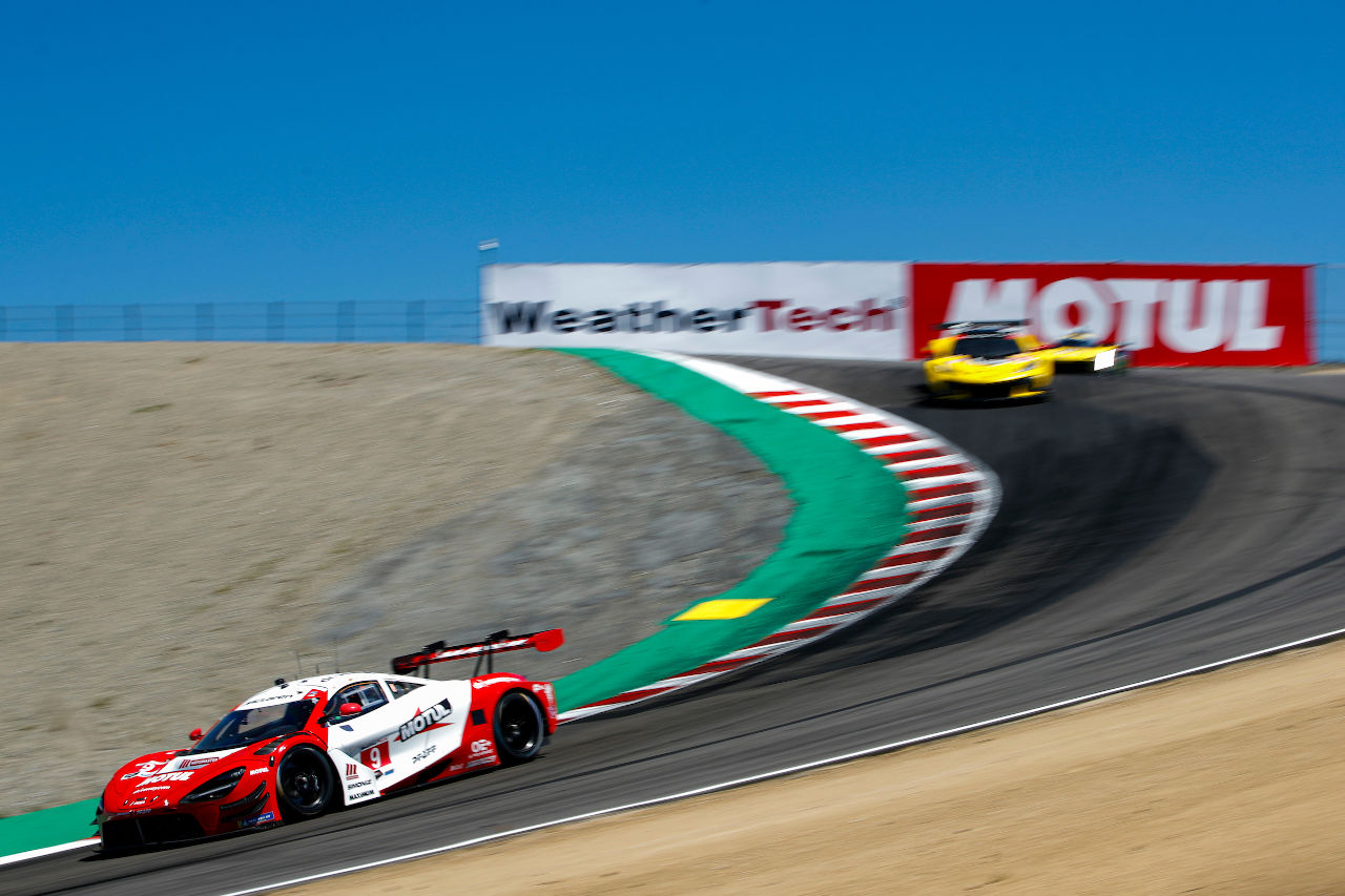 ポルシェ・ペンスキー、キャデラックの牙城を崩しIMSAラグナ・セカを制す。恐竜カラーの911がGTDプロ初優勝