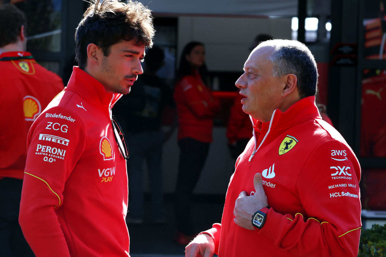 フェラーリF1でなにが？ 突然の交代、ルクレールがチームと自身の凱旋レース前にエンジニアを代えた理由