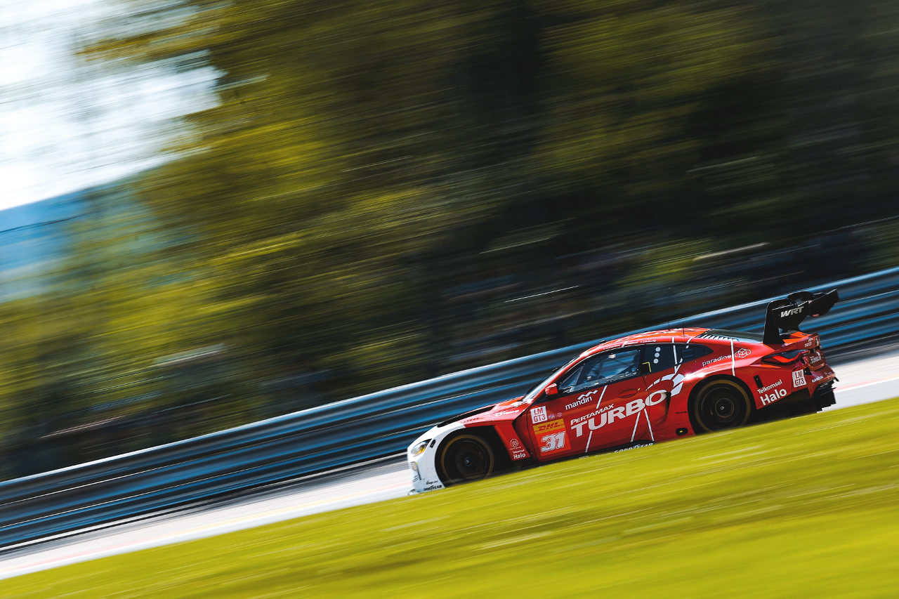 LMGT3ダブルリタイアのチームWRT。「飲み込み難い」とボッセ代表が語る